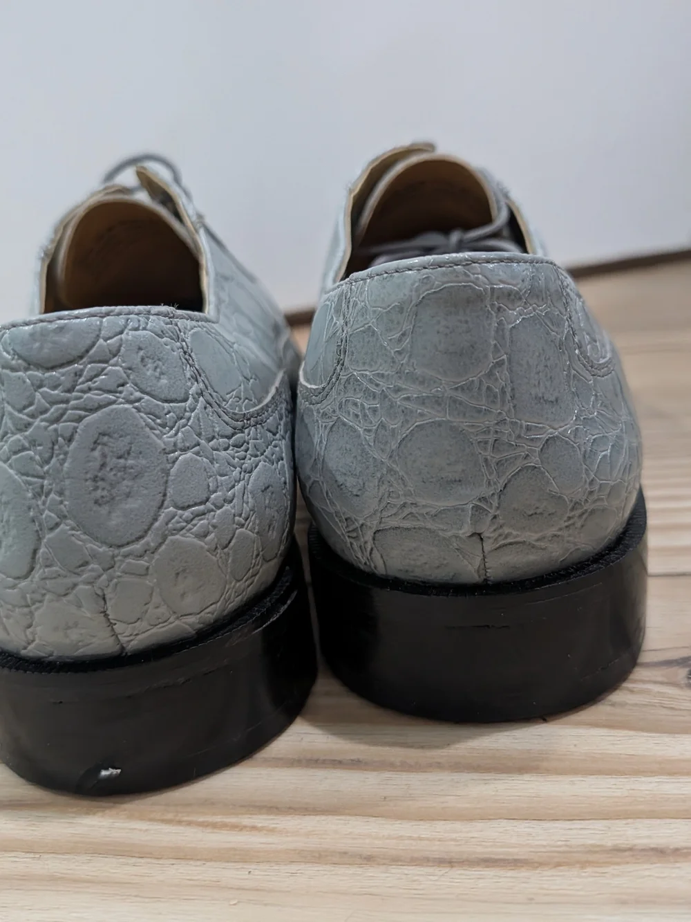 Men's Grey Ostrich-Textured Derby Shoes